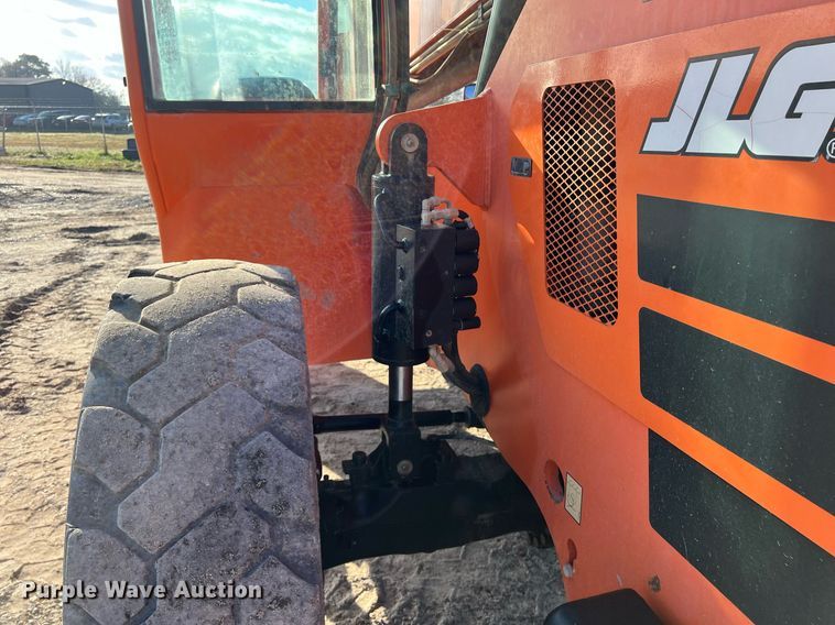 image for item DS2877 2017 JLG 8042 telehandler