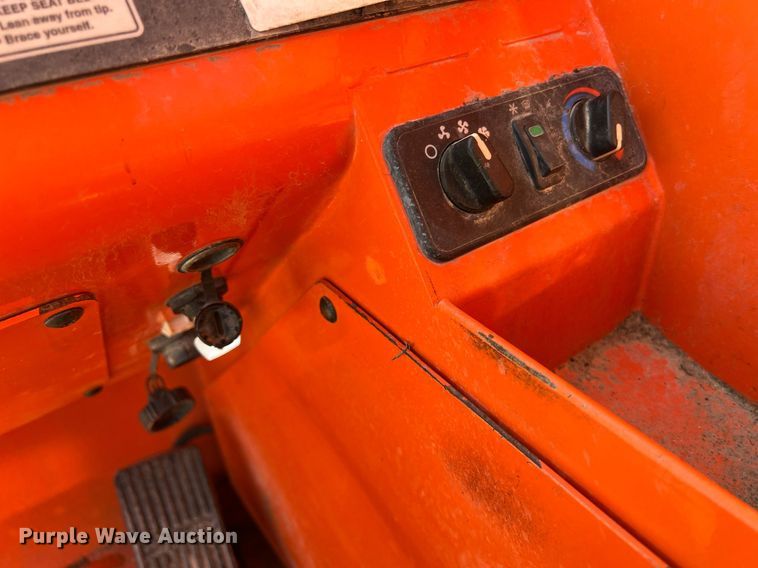 image for item DS2877 2017 JLG 8042 telehandler