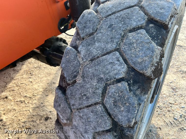 image for item DS2877 2017 JLG 8042 telehandler