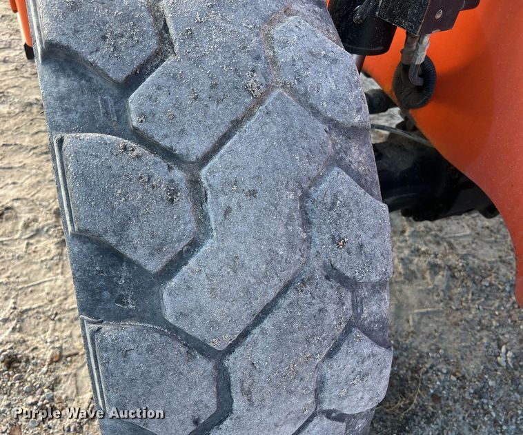 image for item DS2877 2017 JLG 8042 telehandler