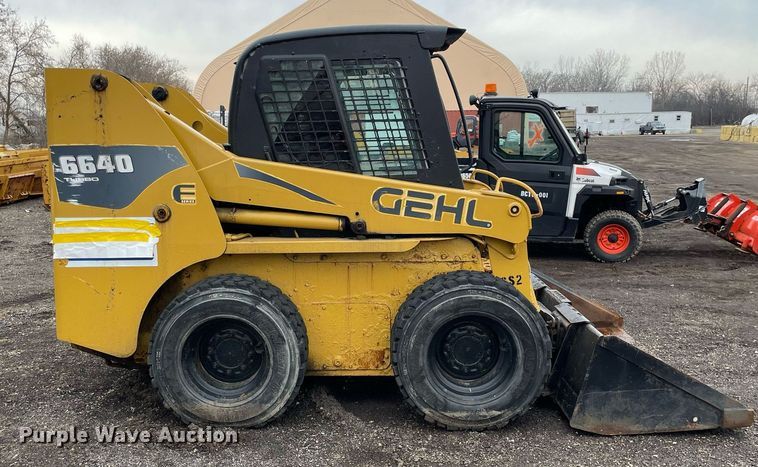 image for item DS5416 2007 Gehl 6640 skid steer loader