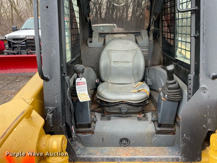 image for item DS5416 2007 Gehl 6640 skid steer loader