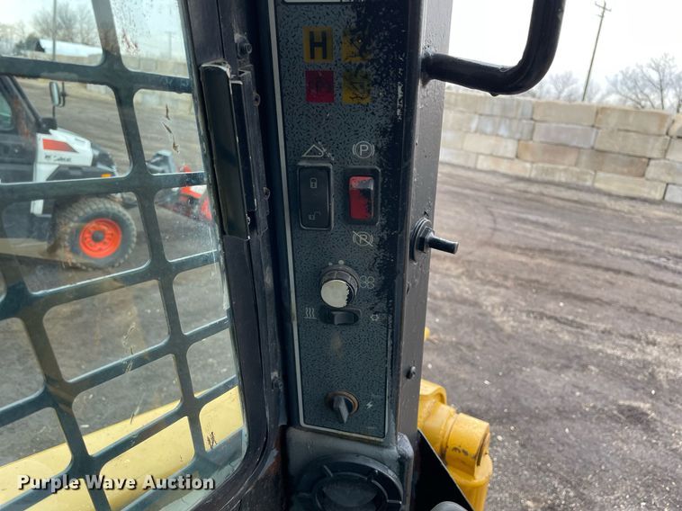 image for item DS5416 2007 Gehl 6640 skid steer loader