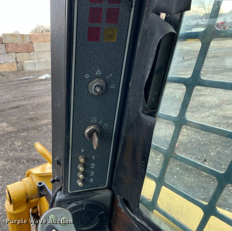 image for item DS5416 2007 Gehl 6640 skid steer loader