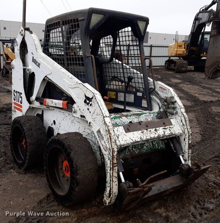 image for item DV9760 2004 Bobcat S175 skid steer loader