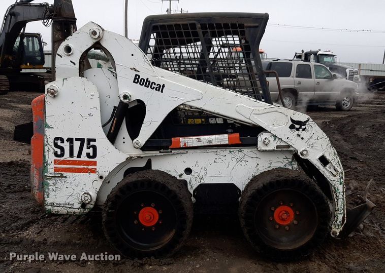 image for item DV9760 2004 Bobcat S175 skid steer loader