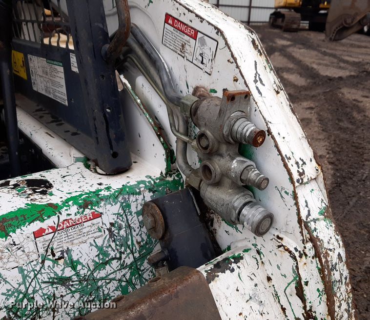 image for item DV9760 2004 Bobcat S175 skid steer loader