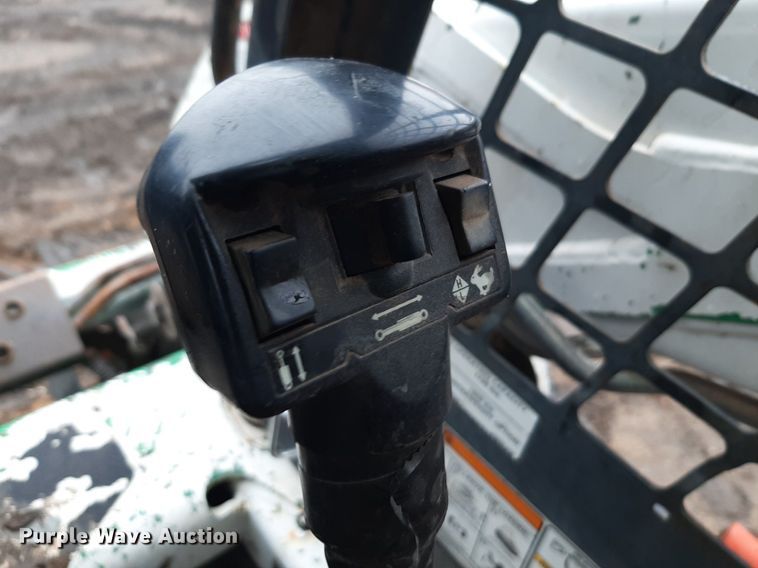 image for item DV9760 2004 Bobcat S175 skid steer loader