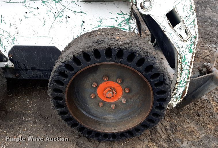 image for item DV9760 2004 Bobcat S175 skid steer loader