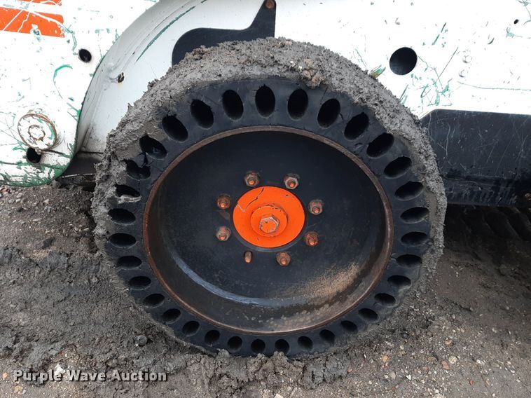 image for item DV9760 2004 Bobcat S175 skid steer loader