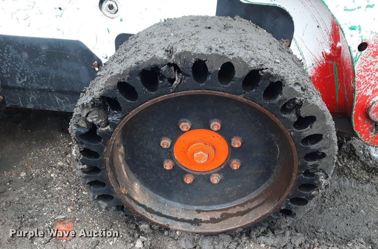 image for item DV9760 2004 Bobcat S175 skid steer loader