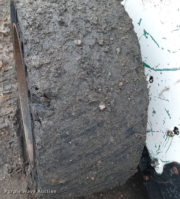 image for item DV9760 2004 Bobcat S175 skid steer loader