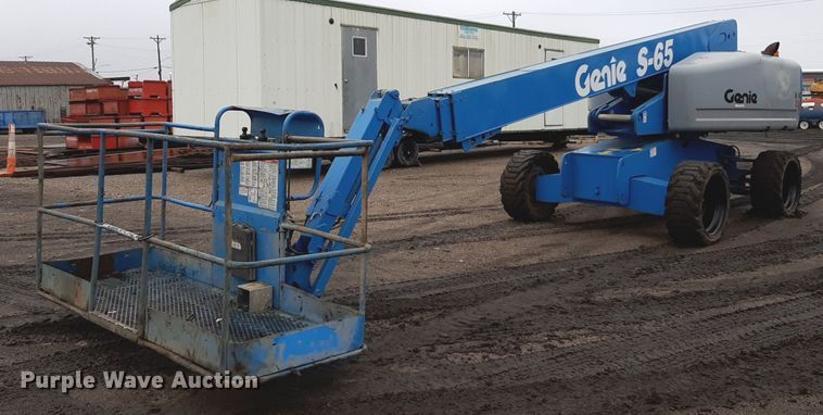 image for item DV9761 2005 Genie S-65 boom lift