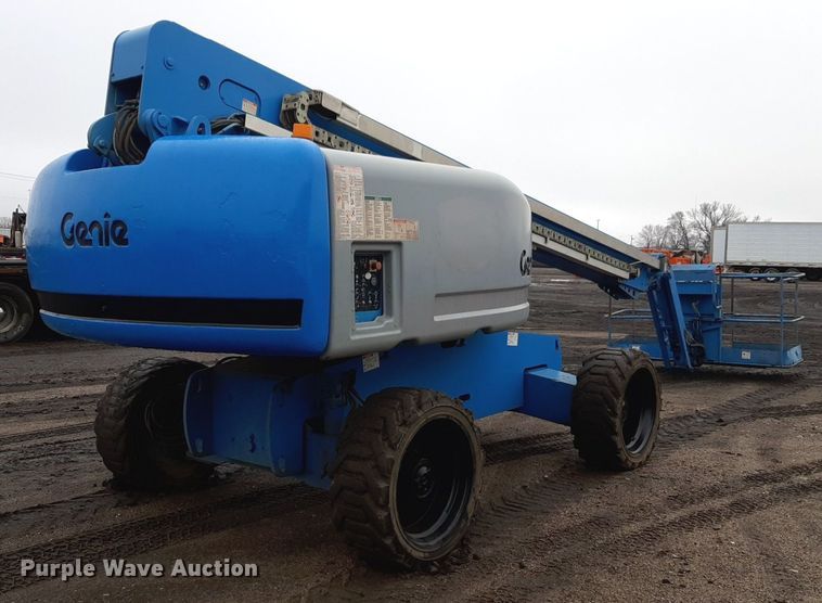 image for item DV9761 2005 Genie S-65 boom lift