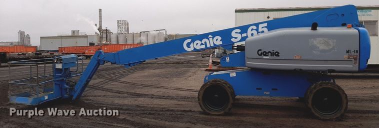image for item DV9761 2005 Genie S-65 boom lift