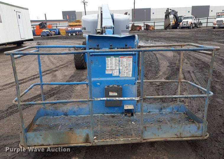 image for item DV9761 2005 Genie S-65 boom lift