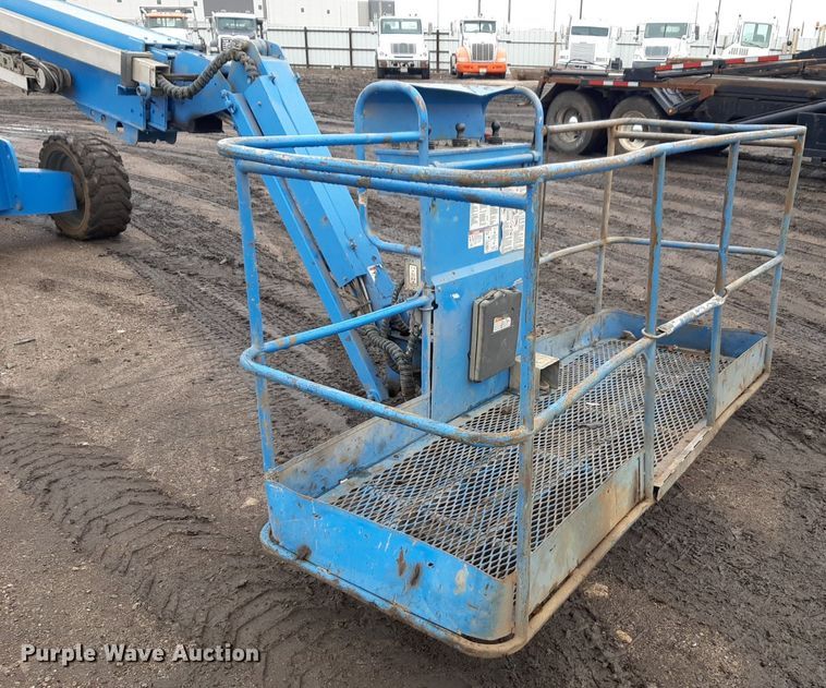 image for item DV9761 2005 Genie S-65 boom lift