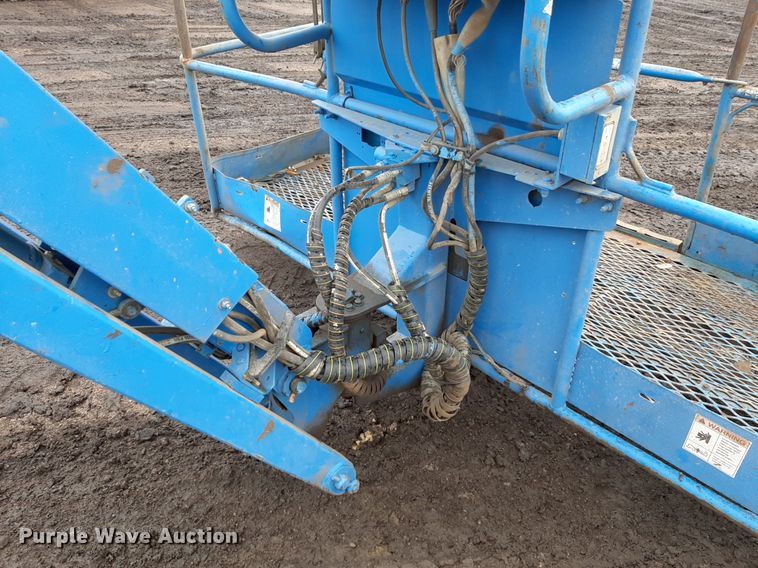 image for item DV9761 2005 Genie S-65 boom lift