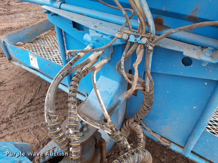 image for item DV9761 2005 Genie S-65 boom lift