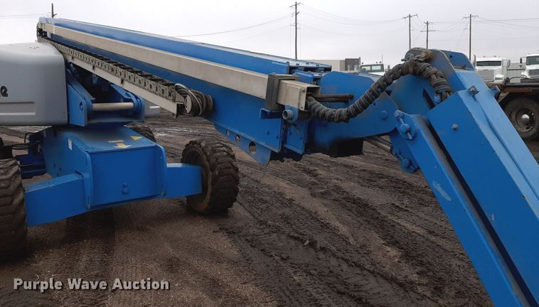 image for item DV9761 2005 Genie S-65 boom lift
