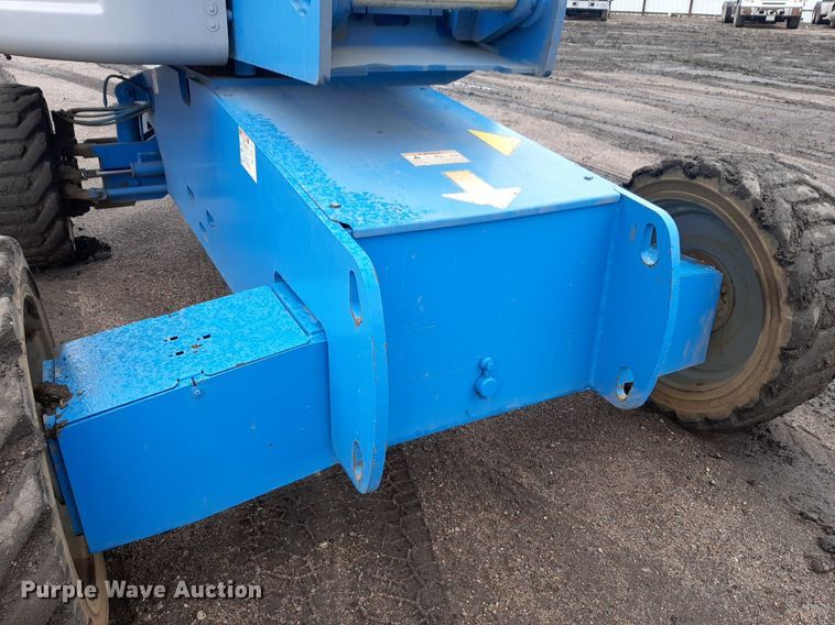 image for item DV9761 2005 Genie S-65 boom lift