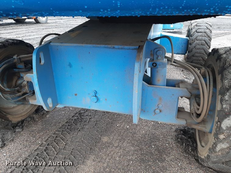 image for item DV9761 2005 Genie S-65 boom lift