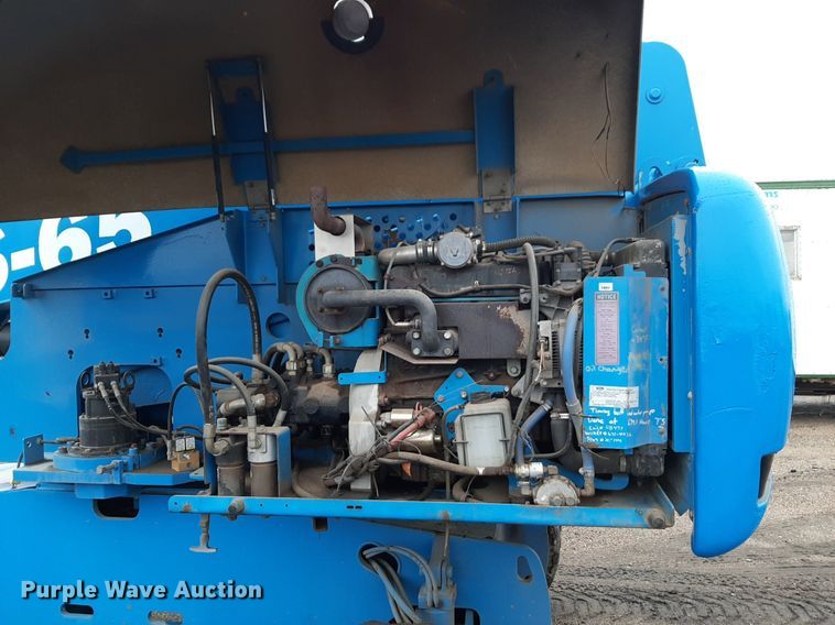image for item DV9761 2005 Genie S-65 boom lift
