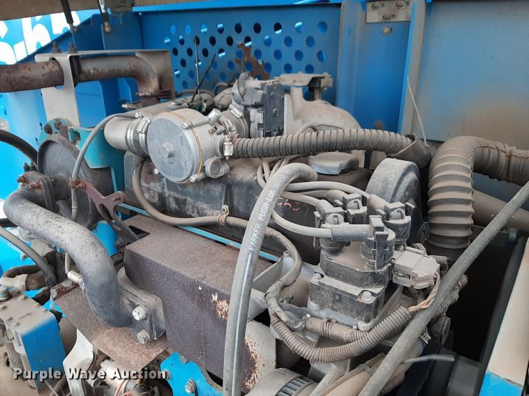 image for item DV9761 2005 Genie S-65 boom lift