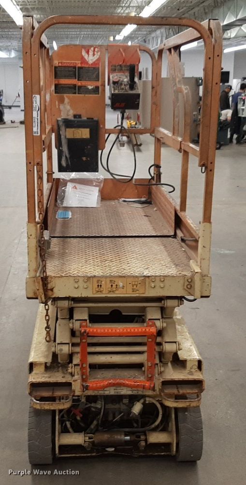 image for item DV9773 JLG 1932E2 scissor lift