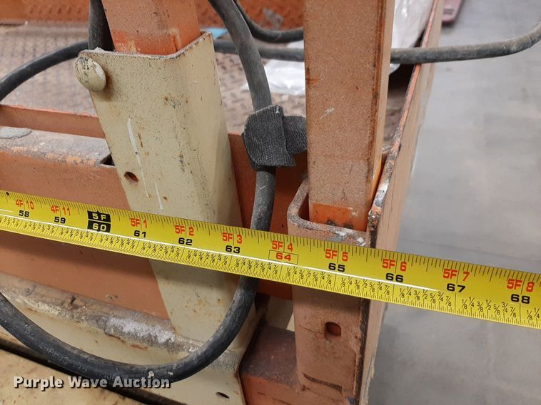 image for item DV9773 JLG 1932E2 scissor lift