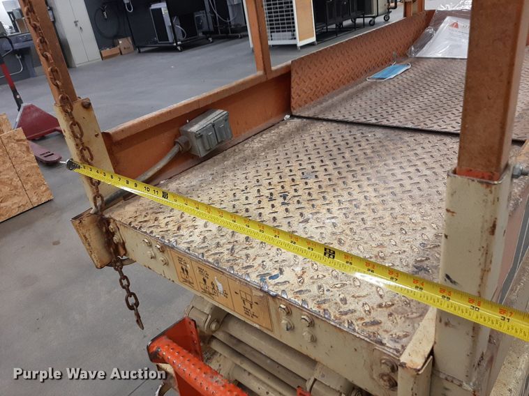 image for item DV9773 JLG 1932E2 scissor lift