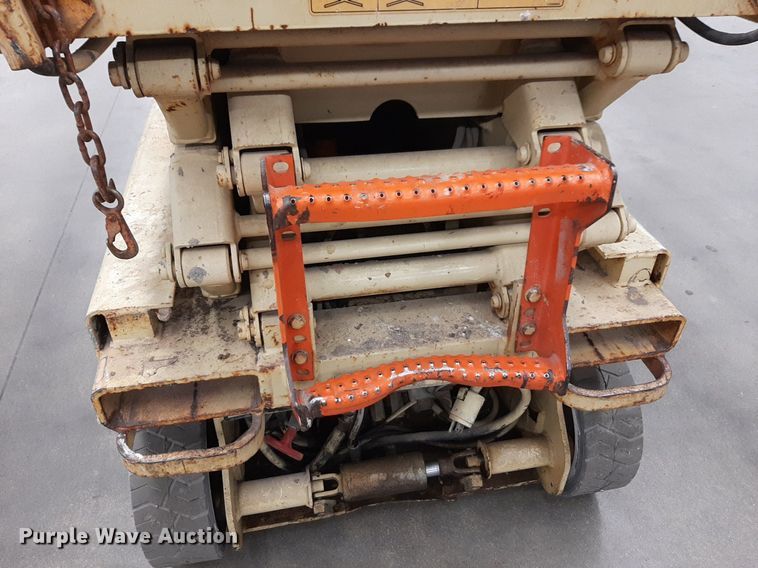 image for item DV9773 JLG 1932E2 scissor lift
