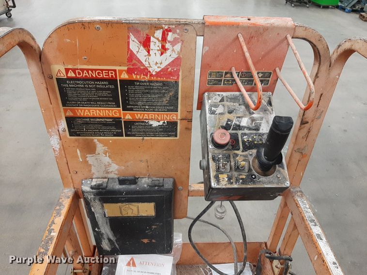 image for item DV9773 JLG 1932E2 scissor lift
