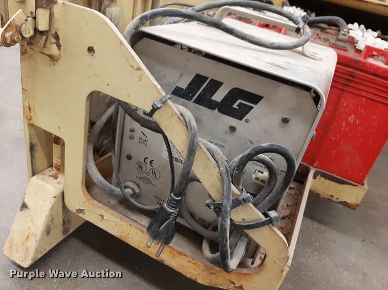 image for item DV9773 JLG 1932E2 scissor lift