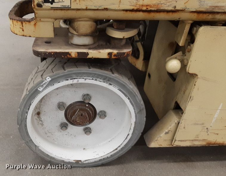 image for item DV9773 JLG 1932E2 scissor lift