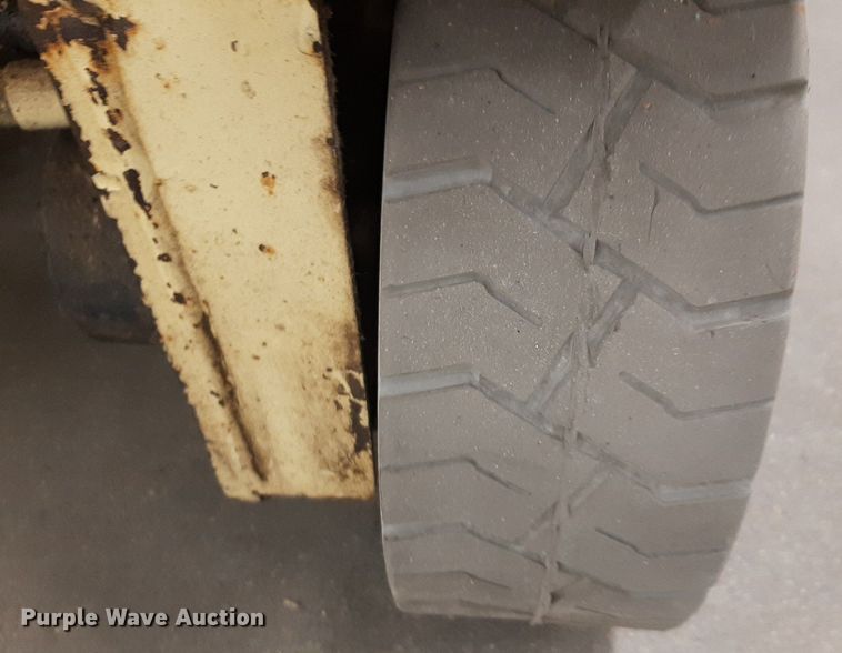 image for item DV9773 JLG 1932E2 scissor lift