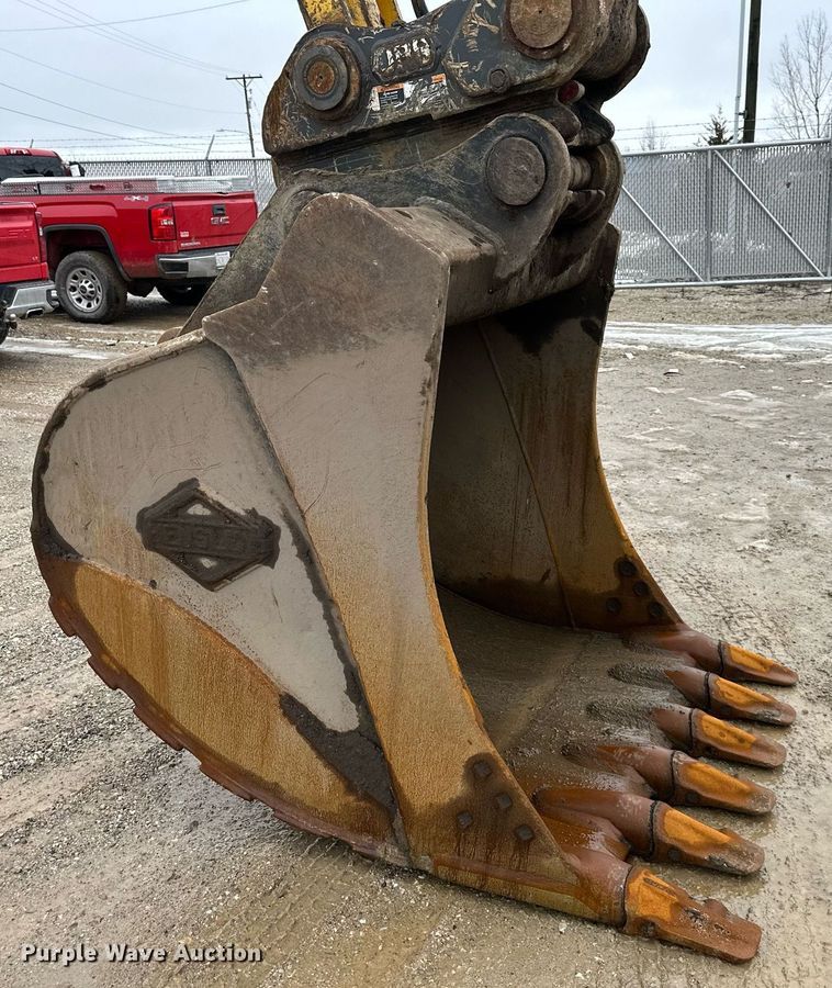 image for item DW2946 2013 Komatsu PC390LC-10 excavator