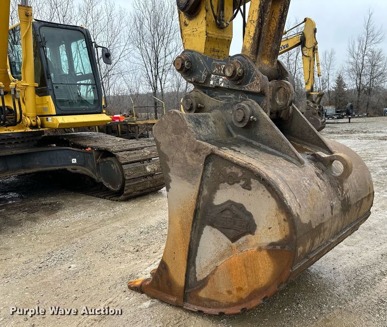 image for item DW2946 2013 Komatsu PC390LC-10 excavator