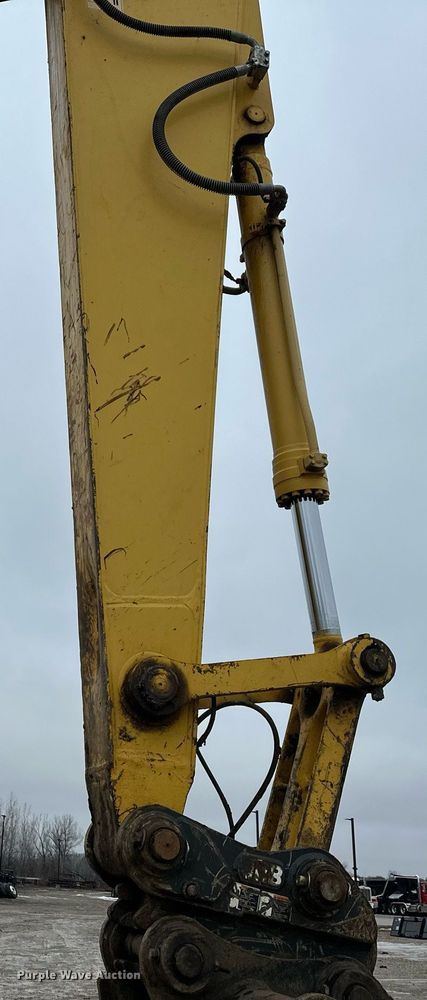 image for item DW2946 2013 Komatsu PC390LC-10 excavator