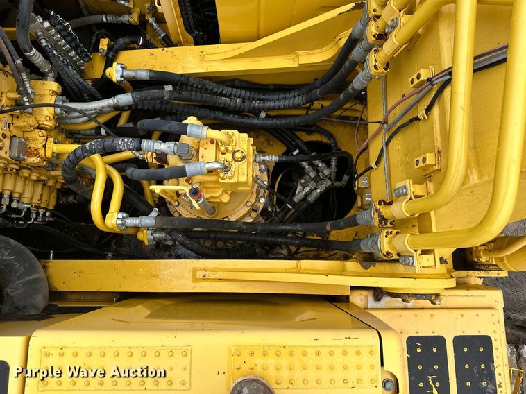 image for item DW2946 2013 Komatsu PC390LC-10 excavator