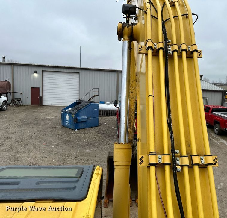 image for item DW2946 2013 Komatsu PC390LC-10 excavator