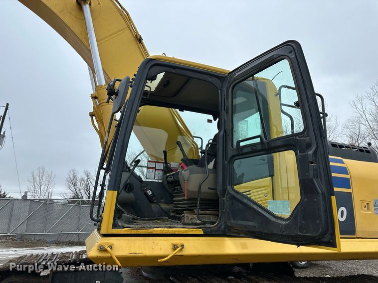 image for item DW2946 2013 Komatsu PC390LC-10 excavator