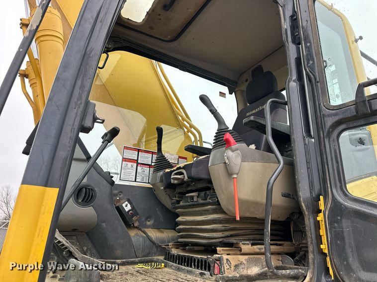image for item DW2946 2013 Komatsu PC390LC-10 excavator
