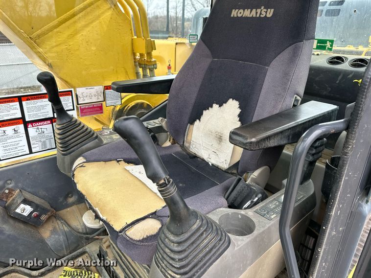 image for item DW2946 2013 Komatsu PC390LC-10 excavator