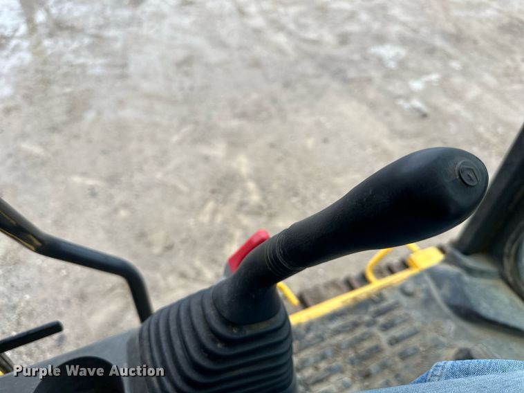 image for item DW2946 2013 Komatsu PC390LC-10 excavator