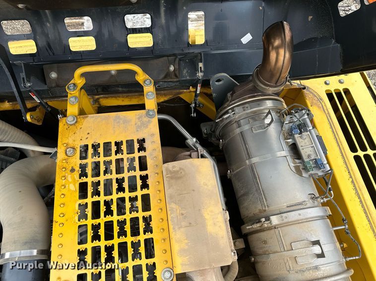 image for item DW2946 2013 Komatsu PC390LC-10 excavator