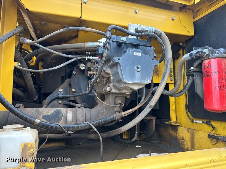image for item DW2946 2013 Komatsu PC390LC-10 excavator