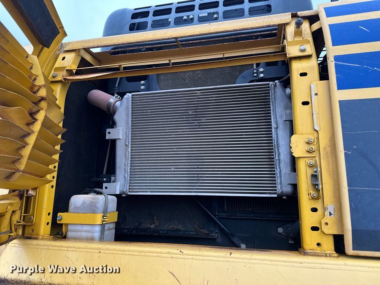 image for item DW2946 2013 Komatsu PC390LC-10 excavator