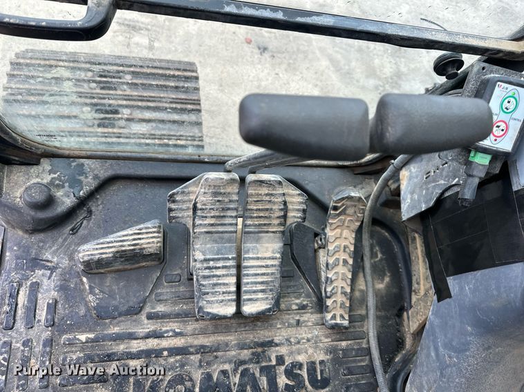 image for item DW2947 2012 Komatsu PC200LC-8 excavator