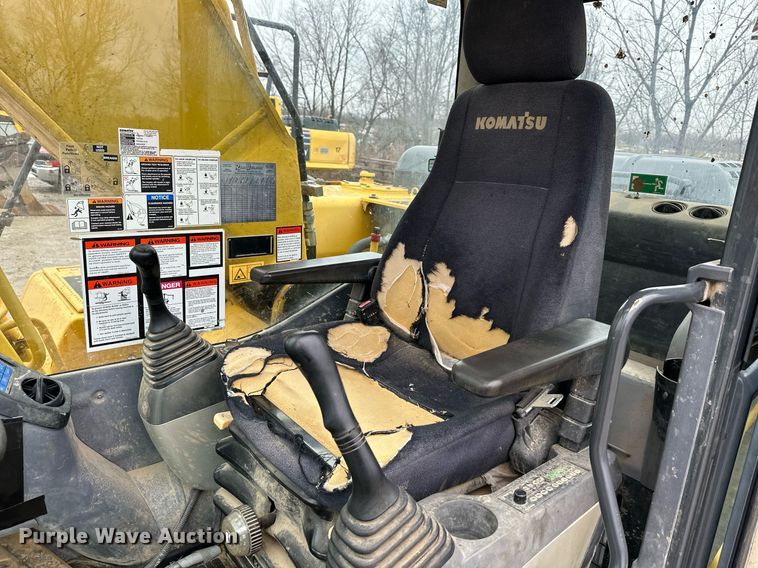 image for item DW2947 2012 Komatsu PC200LC-8 excavator